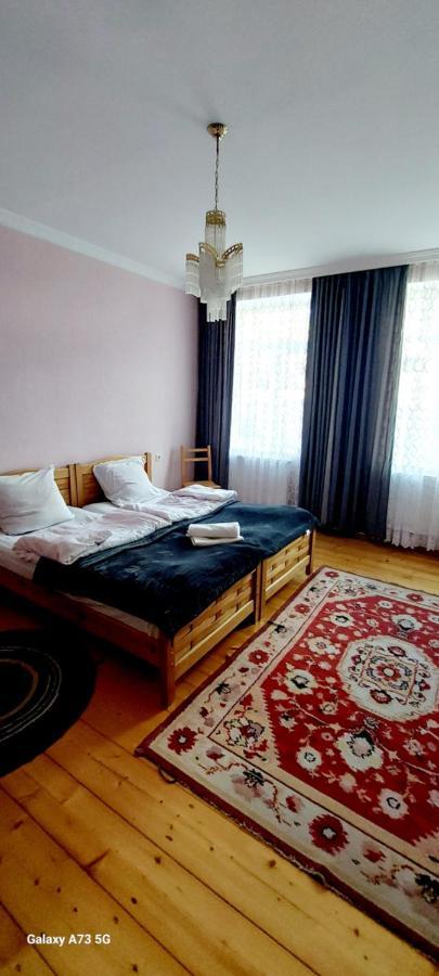 Guest House Lela Rezo Stepantsminda Exterior photo