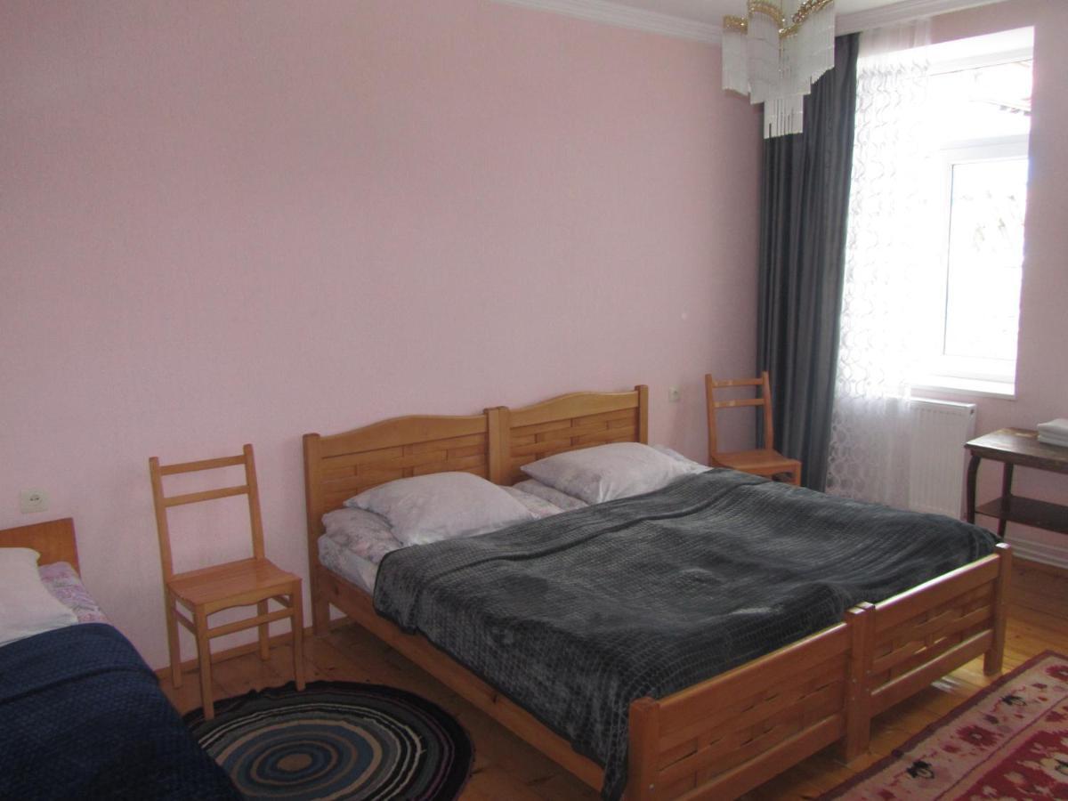 Guest House Lela Rezo Stepantsminda Exterior photo